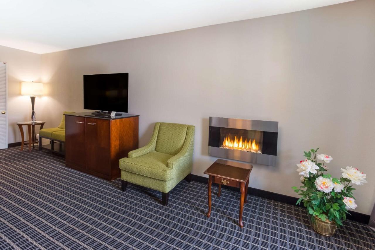 Surestay Plus Hotel By Best Western גרינווד מראה חיצוני תמונה