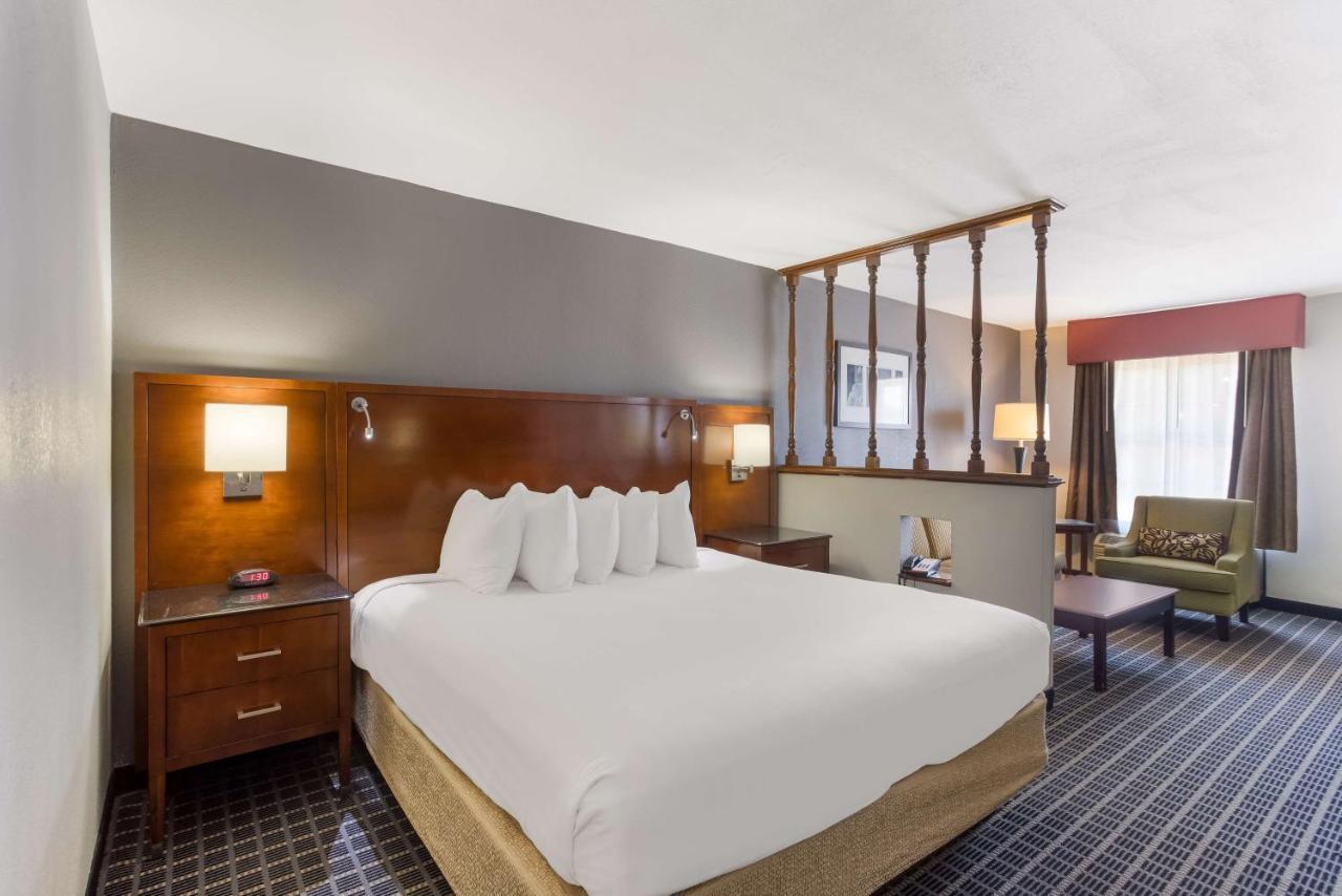 Surestay Plus Hotel By Best Western גרינווד מראה חיצוני תמונה