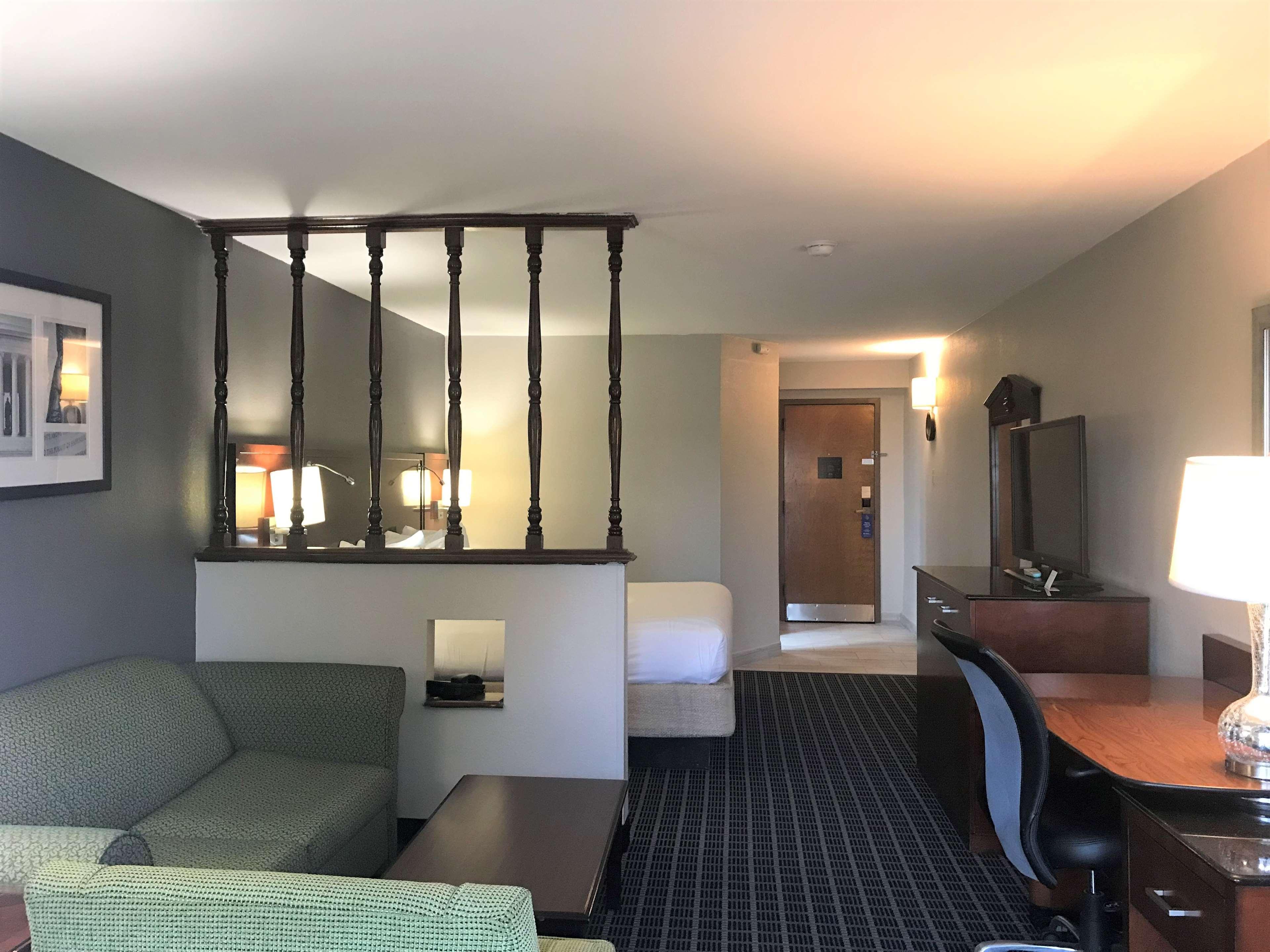 Surestay Plus Hotel By Best Western גרינווד מראה חיצוני תמונה